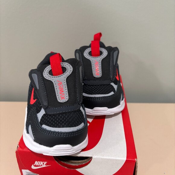 NIKE TODDLER SNEAKER VELCRO SIZE 4C - Picture 1 of 10